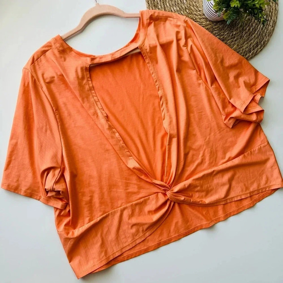 Fabletics Eco-Conscious Twist Back Short-Sleeve Tee Size 3X - Picture 7 of 11